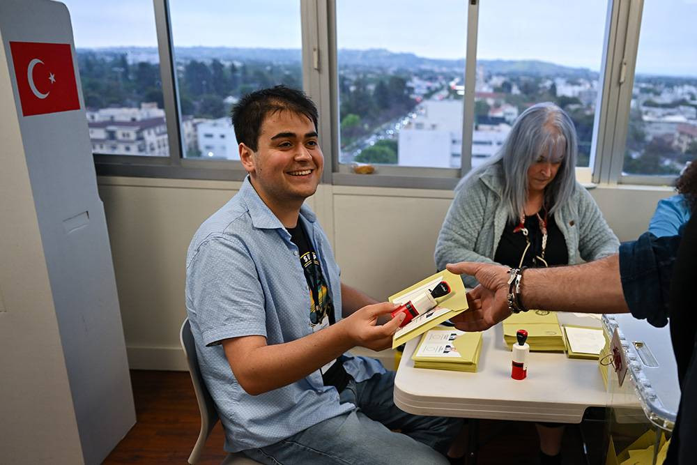 Yurt dışında 717 bin 612 seçmen sandık başına gitti - Resim: 8